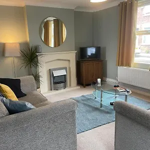 The Corner House - A Quiet & Cosy York